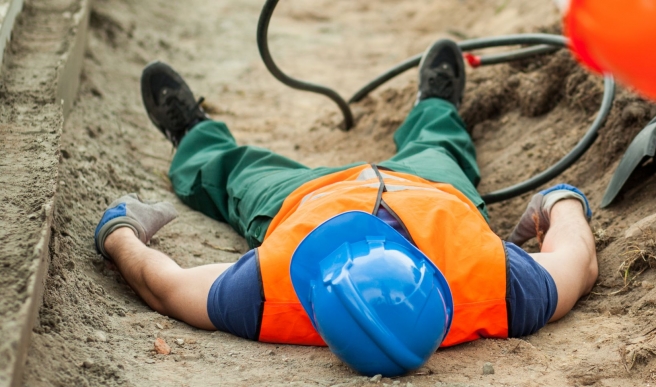 Wypadek na budowie. Jak unikać niebezpieczeństw w pracy ?