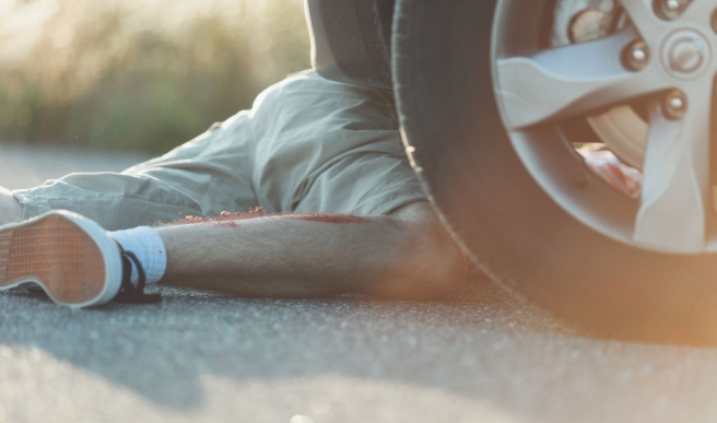 Kierowca najechał kobiecie na nogę – odszkodowanie
